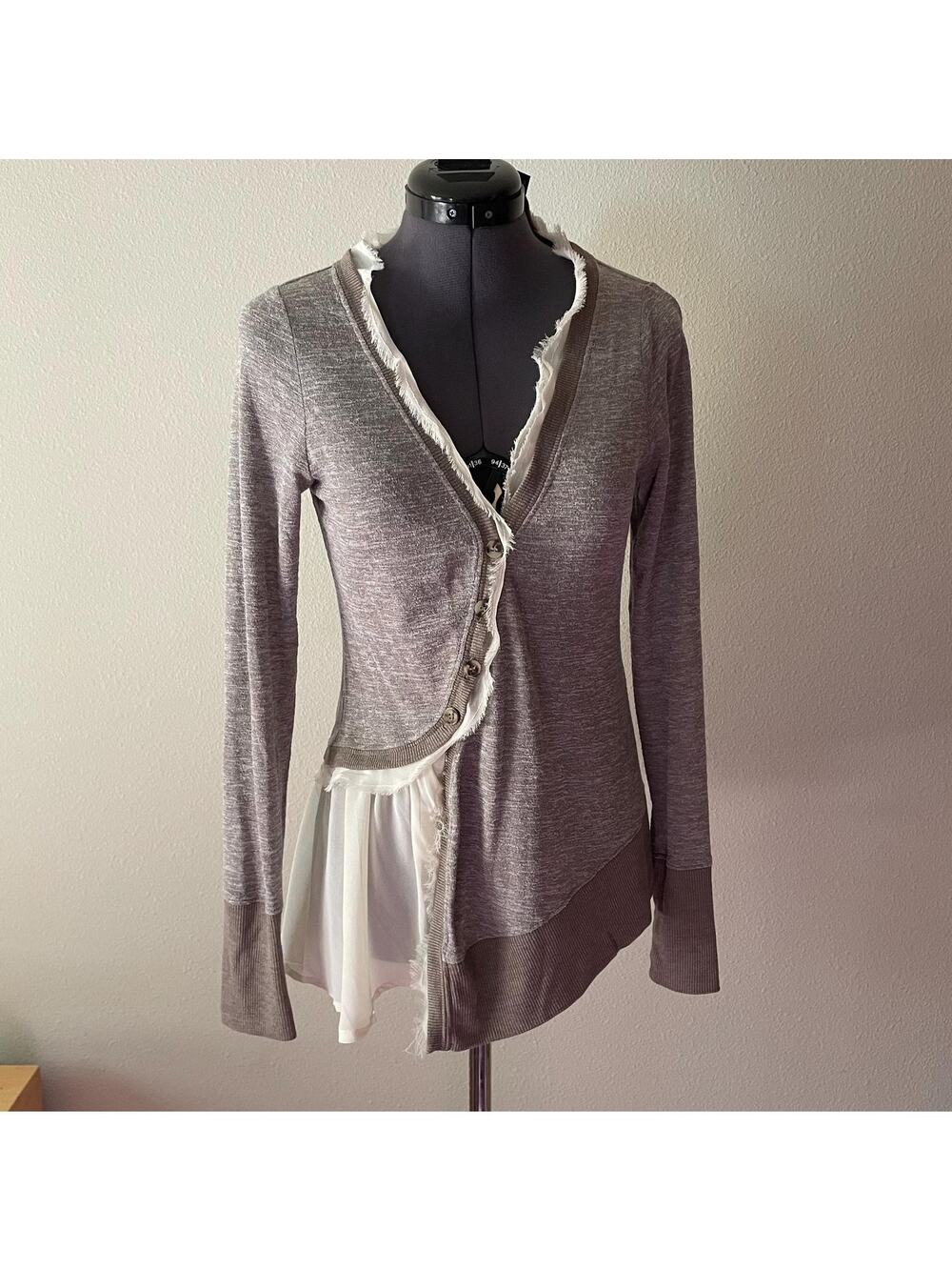 Y2K vintage 2000s grey asymmetrical cardigan coquette twee fairy | size S
